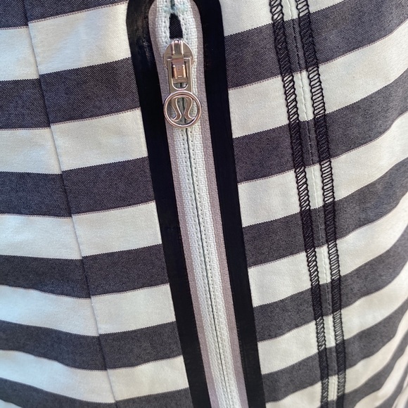 Lululemon Nwot Get Up & Glow Reflective Running Jacket Mint Green & Black - Picture 4 of 7